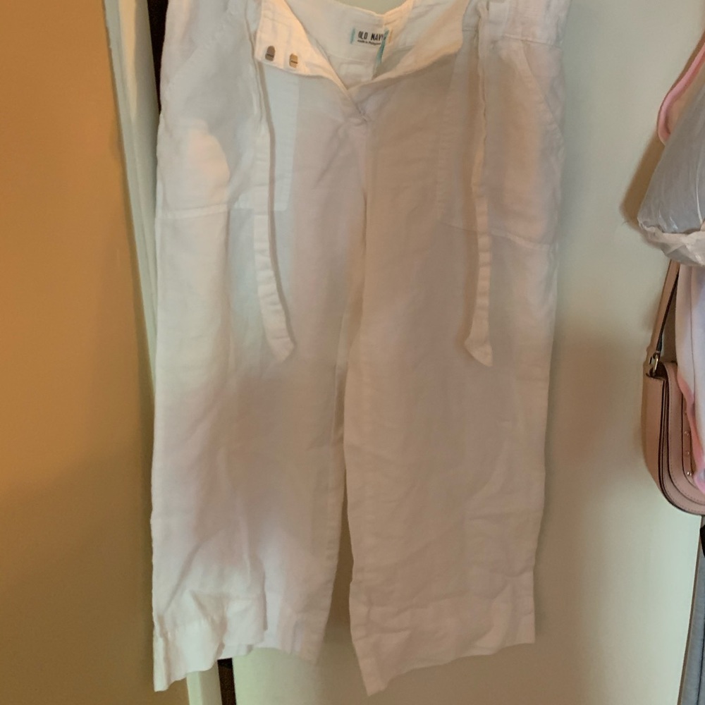 White cargo capris